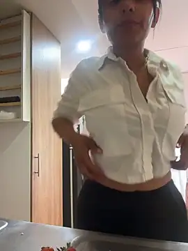 Snapshot of J_loren chatting on 04/09/26, 08:36 J loren online show from 04/09/26, 08:36