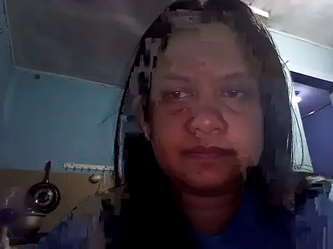 Snapshot of Honeybun25 chatting on 10/20/25, 01:44 Honeybun25 online show from 10/20/25, 01:44