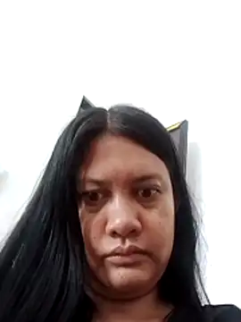 Snapshot of Honeybun25 chatting on 11/26/25, 02:01 Honeybun25 online show from 11/26/25, 02:01