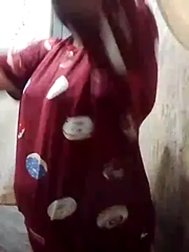 Snapshot of Honeybun25 chatting on 03/01/26, 10:28 Honeybun25 online show from 03/01/26, 10:28