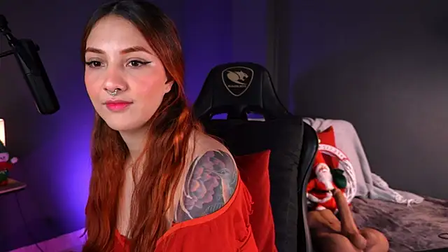 Snapshot of RedJasmine_ chatting on 11/21/25, 10:19 RedJasmine online show from 11/21/25, 10:19