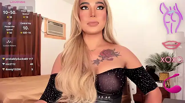 Lustrous Nathalie online show from 01/25/25, 05:51