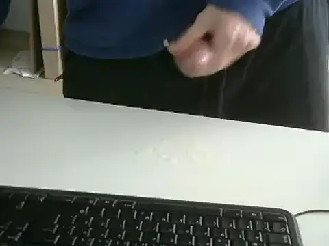 Snapshot of snowypaul11 chatting on 11/03/25, 08:37 snowypaul11 online show from 11/03/25, 08:37