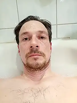 Snapshot of snowypaul11 chatting on 11/30/25, 04:55 snowypaul11 online show from 11/30/25, 04:55