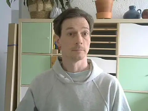 Snapshot of snowypaul11 chatting on 04/13/26, 12:43 snowypaul11 online show from 04/13/26, 12:43