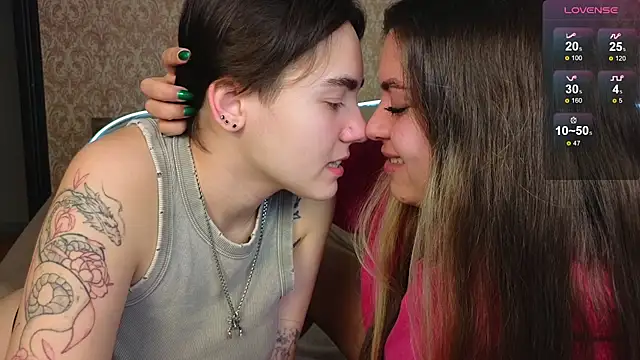 Snapshot of twobabesweet chatting on 01/08/25, 09:53 twobabesweet online show from 01/08/25, 09:53