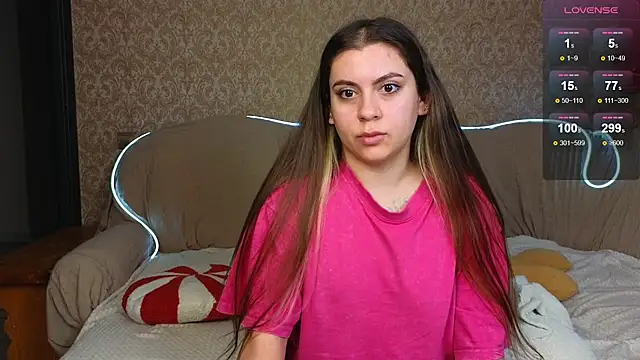 Snapshot of twobabesweet chatting on 02/14/25, 02:12 twobabesweet online show from 02/14/25, 02:12