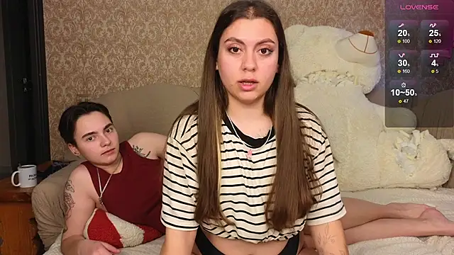 Snapshot of twobabesweet chatting on 09/25/25, 02:48 twobabesweet online show from 09/25/25, 02:48