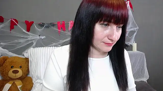 NinaFlawlees online show from 10/18/25, 12:06