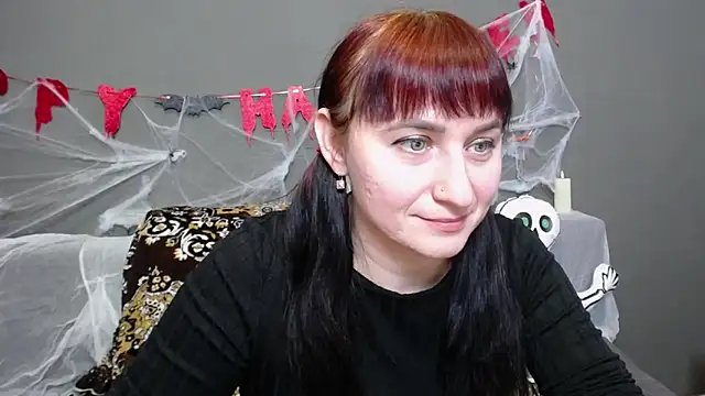 NinaFlawlees online show from 10/22/25, 12:16