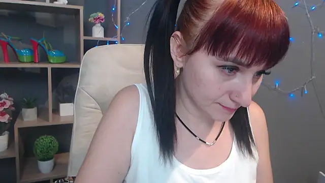 NinaFlawlees online show from 11/13/25, 01:10