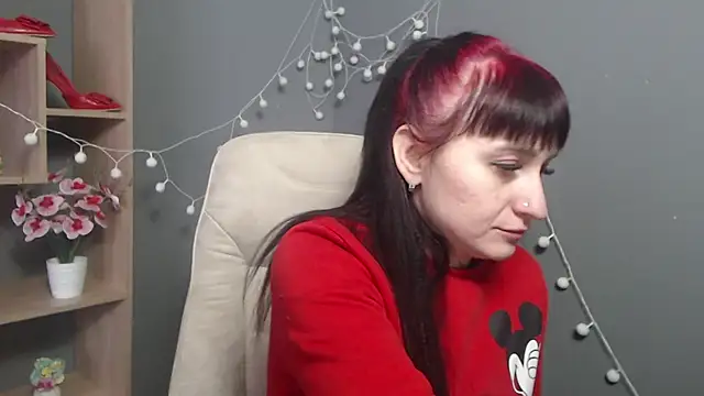 NinaFlawlees online show from 02/11/26, 07:13