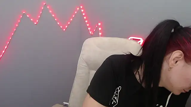 Snapshot of NinaFlawlees chatting on 03/13/26, 06:42 NinaFlawlees online show from 03/13/26, 06:42