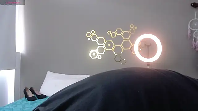 Snapshot of adriscute chatting on 01/08/25, 07:56 adriscute online show from 01/08/25, 07:56