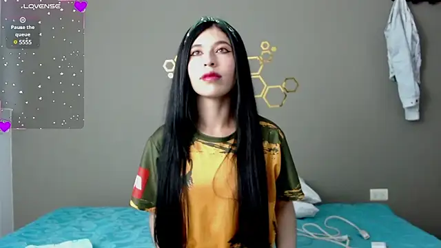 Snapshot of adriscute chatting on 01/19/25, 10:49 adriscute online show from 01/19/25, 10:49