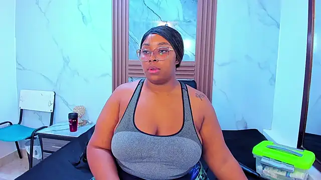 Snapshot of HannyMansonh chatting on 01/23/25, 03:05 HannyMansonh online show from 01/23/25, 03:05