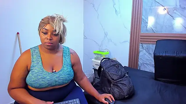 Snapshot of HannyMansonh chatting on 02/18/25, 03:21 HannyMansonh online show from 02/18/25, 03:21