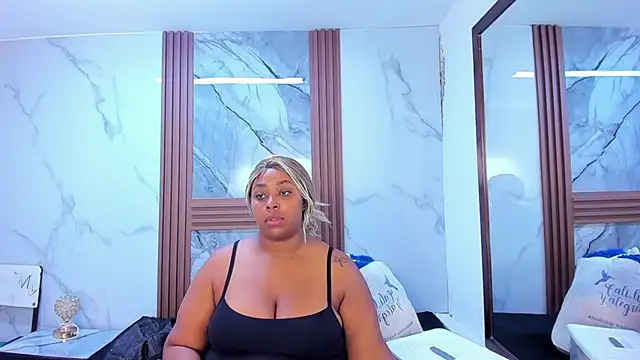 Snapshot of HannyMansonh chatting on 03/05/25, 03:08 HannyMansonh online show from 03/05/25, 03:08