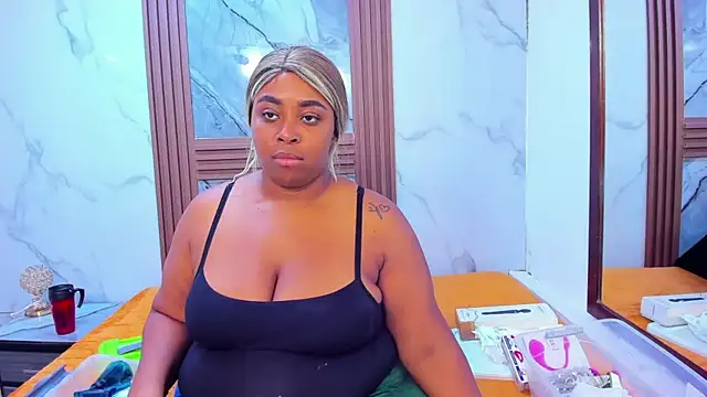 Snapshot of HannyMansonh chatting on 03/06/25, 03:02 HannyMansonh online show from 03/06/25, 03:02