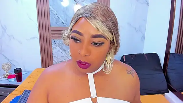 Snapshot of HannyMansonh chatting on 03/07/25, 06:35 HannyMansonh online show from 03/07/25, 06:35