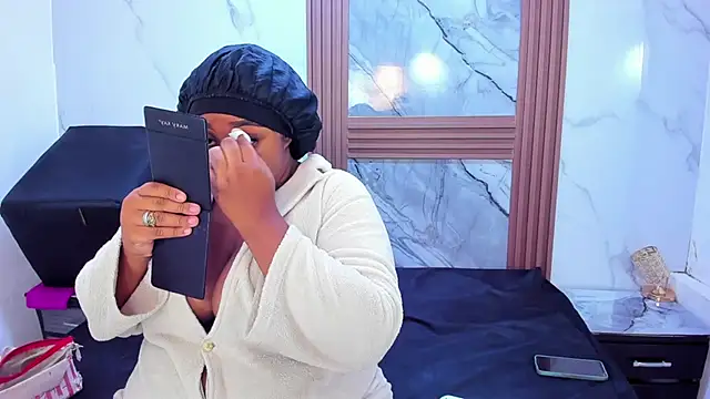 Snapshot of HannyMansonh chatting on 03/12/25, 03:24 HannyMansonh online show from 03/12/25, 03:24