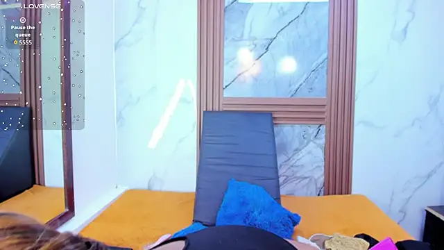 Snapshot of HannyMansonh chatting on 10/28/25, 03:32 HannyMansonh online show from 10/28/25, 03:32