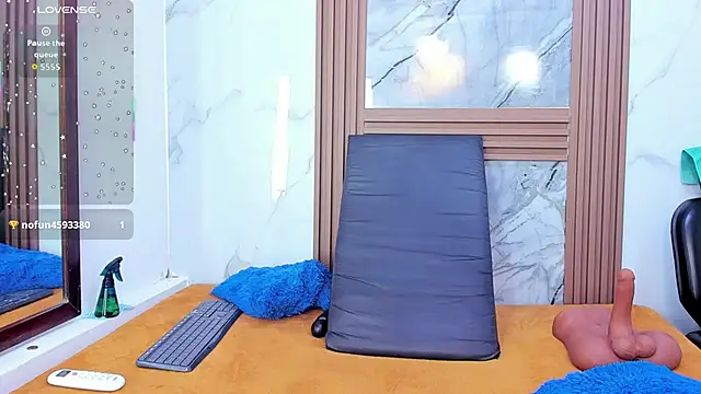 Snapshot of HannyMansonh chatting on 11/29/25, 03:37 HannyMansonh online show from 11/29/25, 03:37