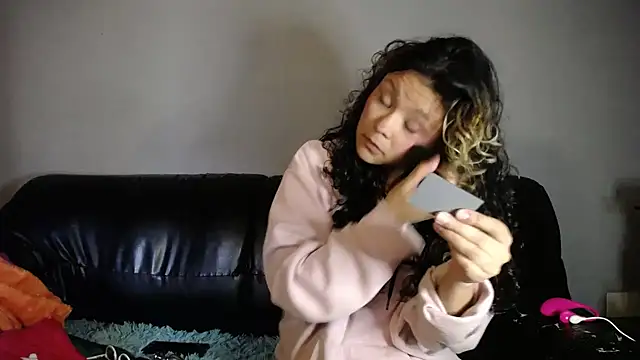 Snapshot of Hathorlove chatting on 11/08/25, 10:08 Hathorlove online show from 11/08/25, 10:08