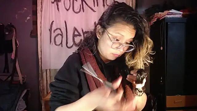 Snapshot of Hathorlove chatting on 02/19/26, 07:04 Hathorlove online show from 02/19/26, 07:04