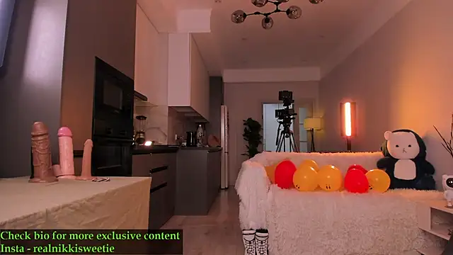 nikkisweetie online show from 06/01/26, 04:14