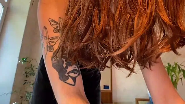 Snapshot of elfess chatting on 09/29/25, 09:14 elfess online show from 09/29/25, 09:14