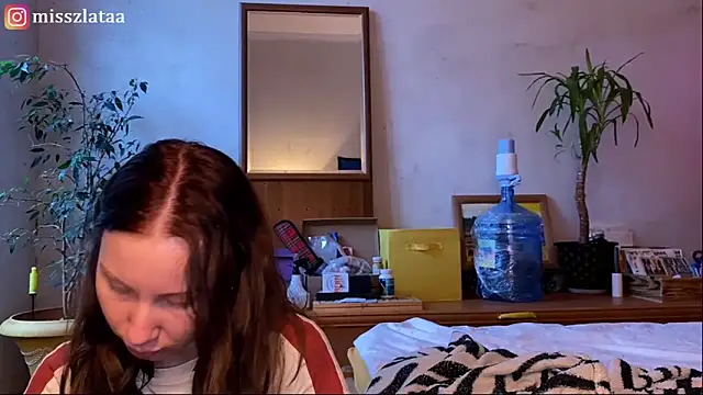 Snapshot of elfess chatting on 11/06/25, 10:38 elfess online show from 11/06/25, 10:38