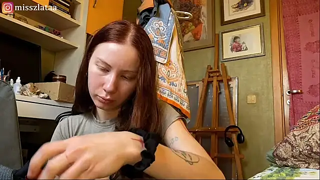 Snapshot of elfess chatting on 12/18/25, 07:58 elfess online show from 12/18/25, 07:58