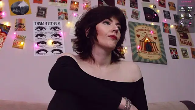 Luna Blake online show from 03/18/26, 01:14