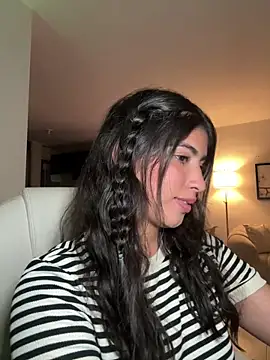 Snapshot of Gaby_zahir_ chatting on 12/11/24, 02:52 Gaby zahir online show from 12/11/24, 02:52