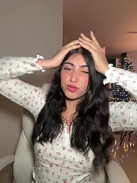 Snapshot of Gaby_zahir_ chatting on 12/11/24, 09:41 Gaby zahir online show from 12/11/24, 09:41