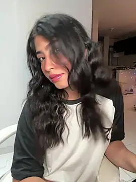 Snapshot of Gaby_zahir_ chatting on 12/12/24, 09:51 Gaby zahir online show from 12/12/24, 09:51