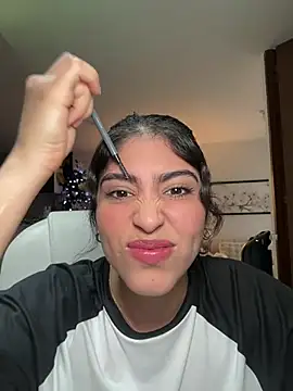 Snapshot of Gaby_zahir_ chatting on 12/12/24, 12:55 Gaby zahir online show from 12/12/24, 12:55