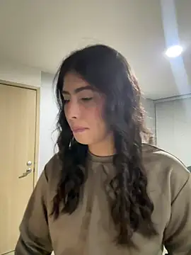 Snapshot of Gaby_zahir_ chatting on 12/23/24, 09:59 Gaby zahir online show from 12/23/24, 09:59