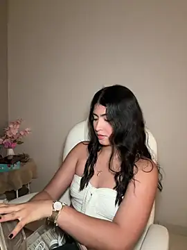 Snapshot of Gaby_zahir_ chatting on 12/28/24, 12:47 Gaby zahir online show from 12/28/24, 12:47