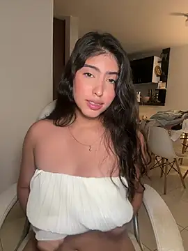 Snapshot of Gaby_zahir_ chatting on 01/14/25, 12:56 Gaby zahir online show from 01/14/25, 12:56