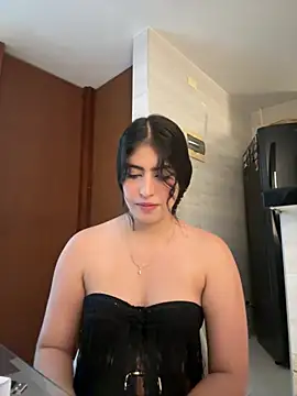 Snapshot of Gaby_zahir_ chatting on 01/18/25, 12:35 Gaby zahir online show from 01/18/25, 12:35