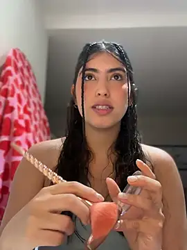 Snapshot of Gaby_zahir_ chatting on 03/15/25, 09:41 Gaby zahir online show from 03/15/25, 09:41