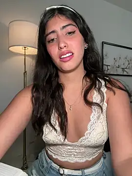 Snapshot of Gaby_zahir_ chatting on 03/19/25, 12:45 Gaby zahir online show from 03/19/25, 12:45