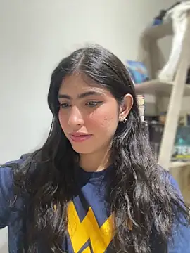 Snapshot of Gaby_zahir_ chatting on 03/20/25, 01:04 Gaby zahir online show from 03/20/25, 01:04