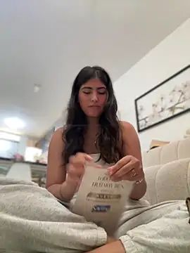 Snapshot of Gaby_zahir_ chatting on 03/22/25, 03:42 Gaby zahir online show from 03/22/25, 03:42