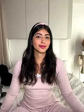 Snapshot of Gaby_zahir_ chatting on 09/23/25, 10:29 Gaby zahir online show from 09/23/25, 10:29