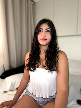 Snapshot of Gaby_zahir_ chatting on 10/03/25, 11:40 Gaby zahir online show from 10/03/25, 11:40