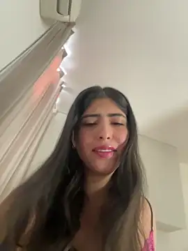 Snapshot of Gaby_zahir_ chatting on 10/15/25, 11:54 Gaby zahir online show from 10/15/25, 11:54