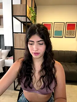 Snapshot of Gaby_zahir_ chatting on 10/17/25, 03:36 Gaby zahir online show from 10/17/25, 03:36